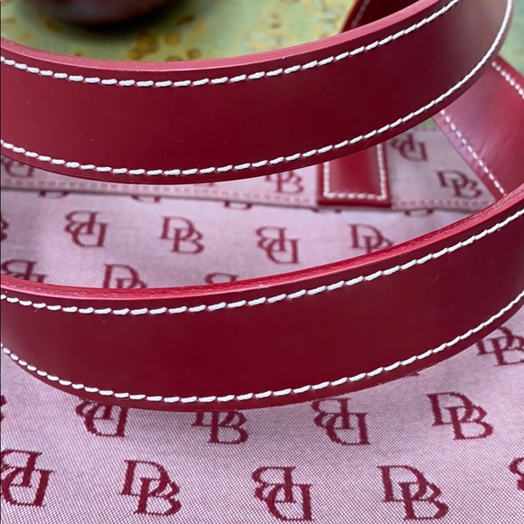 Dooney & Bourke Tote Red Signature EUC - Picture 15 of 15